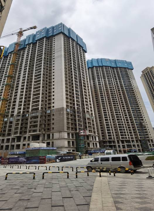 瑞鼎城二期外墙腻粉